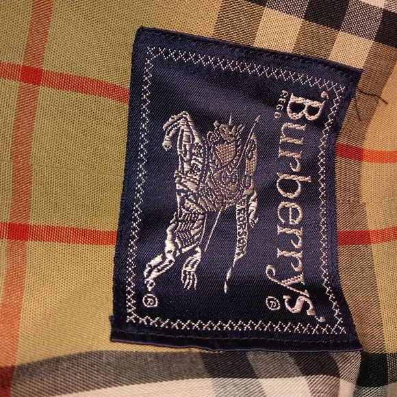 Burberry  trench coat  size R40 - Picture 2 of 14